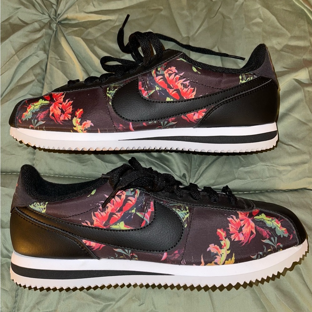 Nike Cortez Floral Size 9